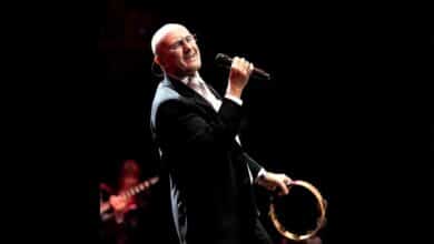 phil collins suffering health issues & no longer able to play drums